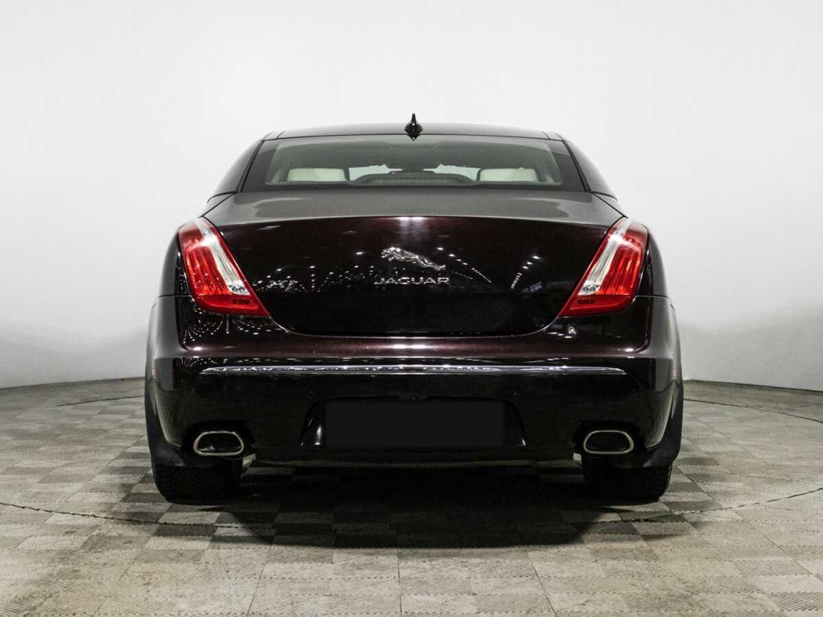 Jaguar XJ с пробегом — 2015 год. Фото: #5