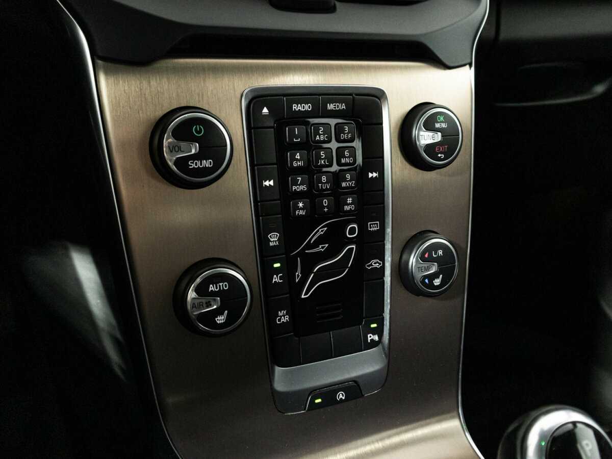 Volvo V40 Cross Country с пробегом — 2014 год. Фото: #16