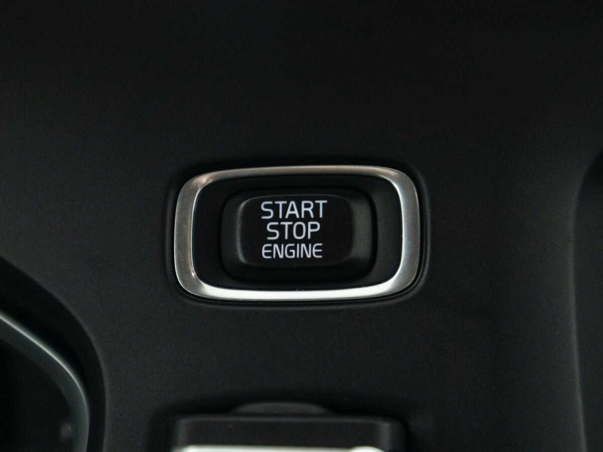 Volvo V40 Cross Country с пробегом — 2014 год. Фото: #17