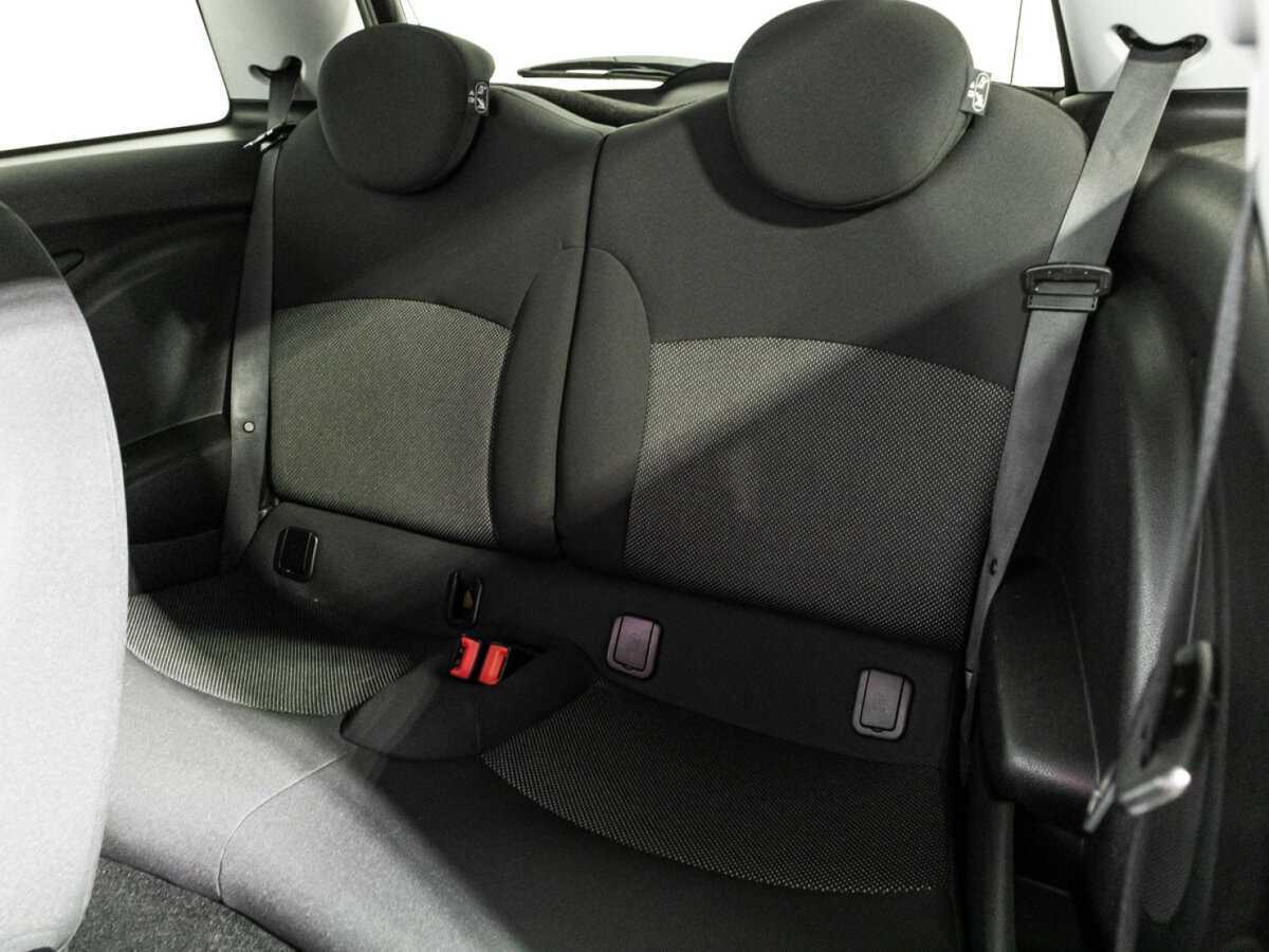 Mini Hatch с пробегом — 2010 год. Фото: #9