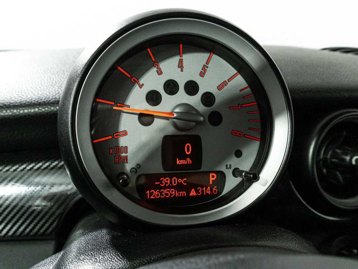 Mini Hatch с пробегом — 2010 год. Фото: #11