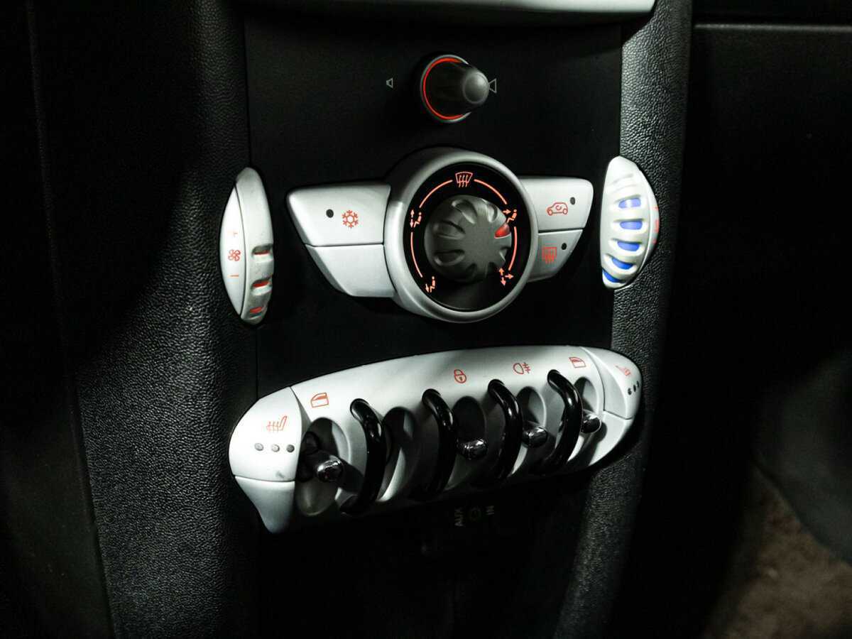 Mini Hatch с пробегом — 2010 год. Фото: #13