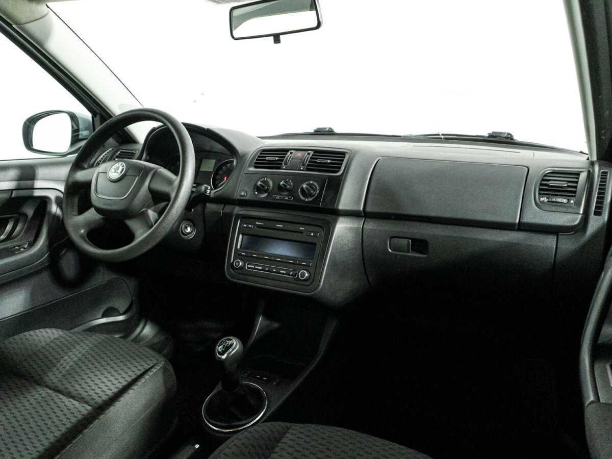 Skoda Fabia с пробегом — 2010 год. Фото: #8