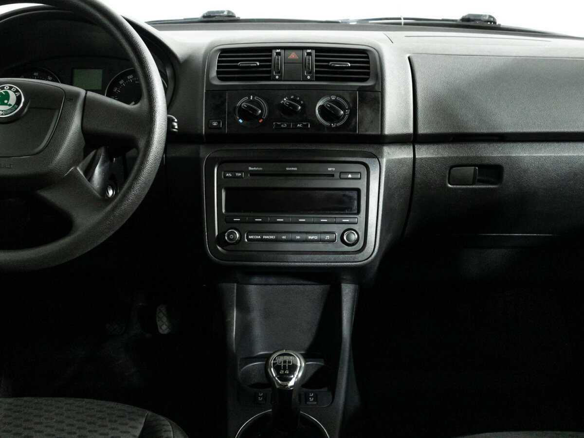 Skoda Fabia с пробегом — 2010 год. Фото: #13