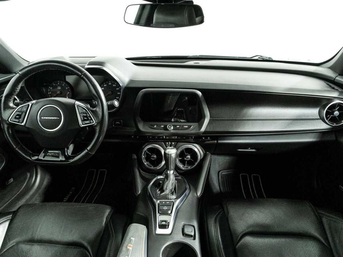 Chevrolet Camaro с пробегом — 2016 год. Фото: #12