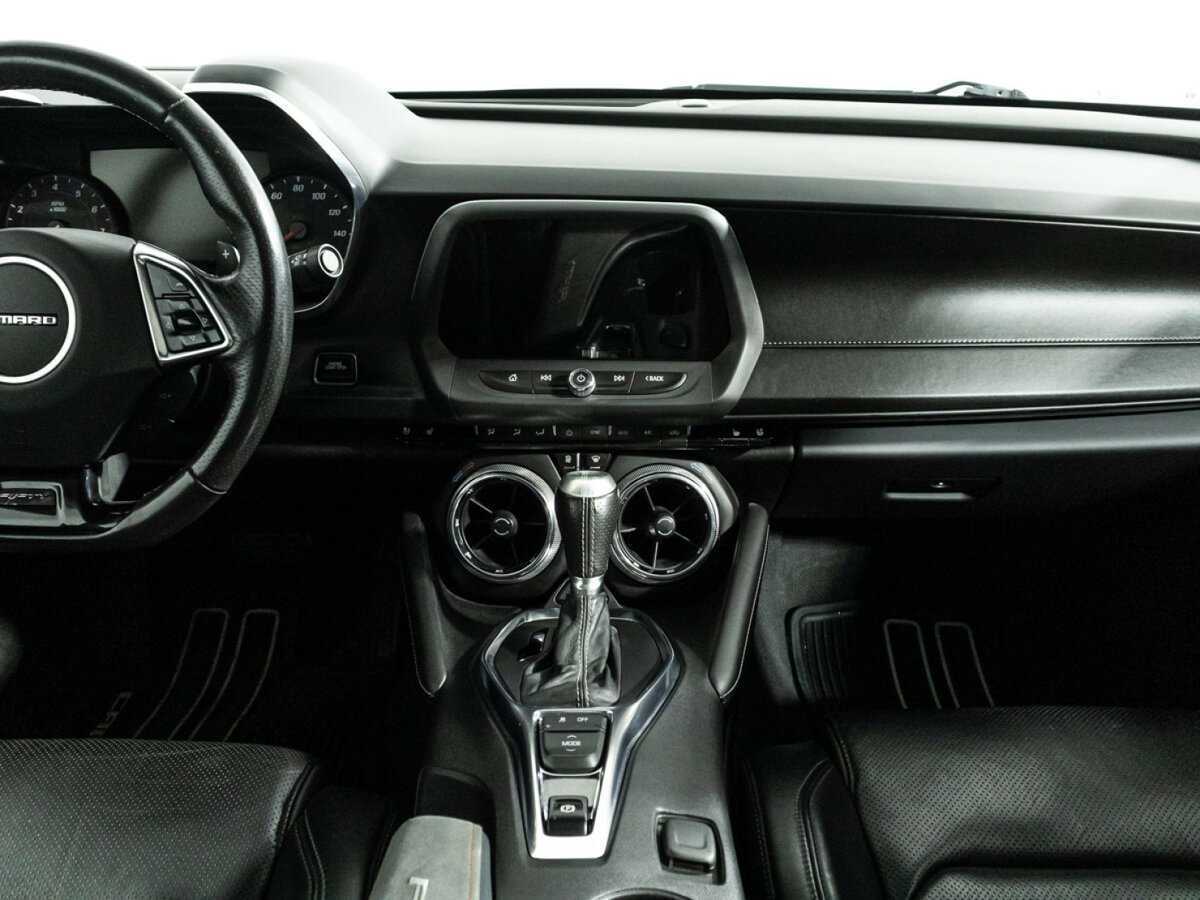 Chevrolet Camaro с пробегом — 2016 год. Фото: #13