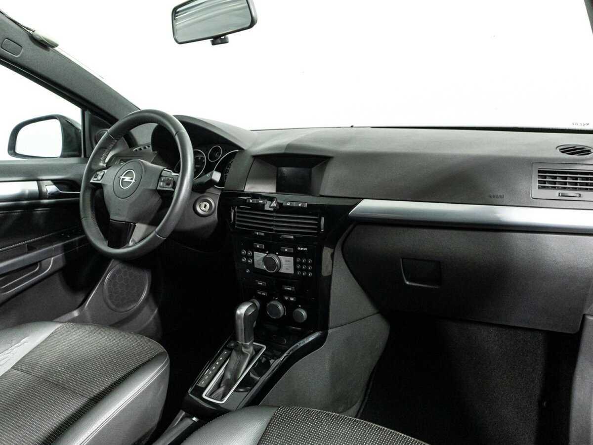 Opel Astra с пробегом — 2010 год. Фото: #8