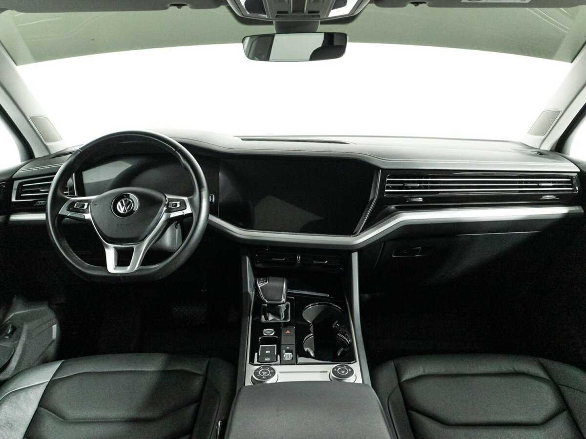 Volkswagen Touareg с пробегом — 2019 год. Фото: #11