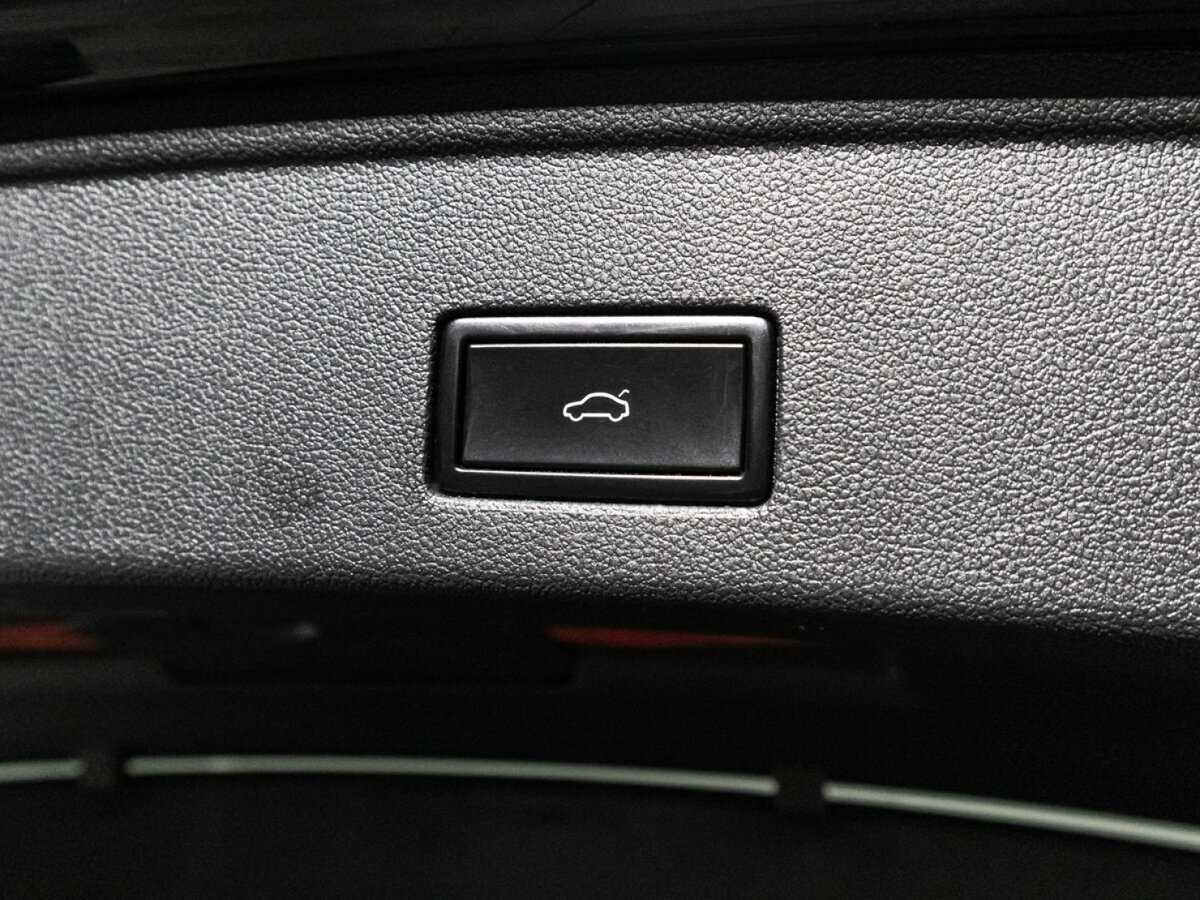 Volkswagen Touareg с пробегом — 2019 год. Фото: #19