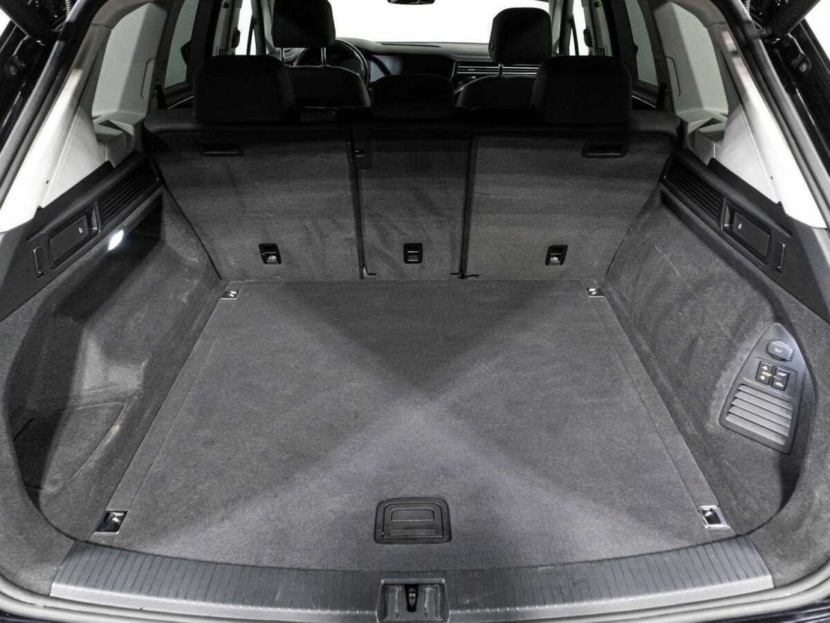 Volkswagen Touareg с пробегом — 2019 год. Фото: #20