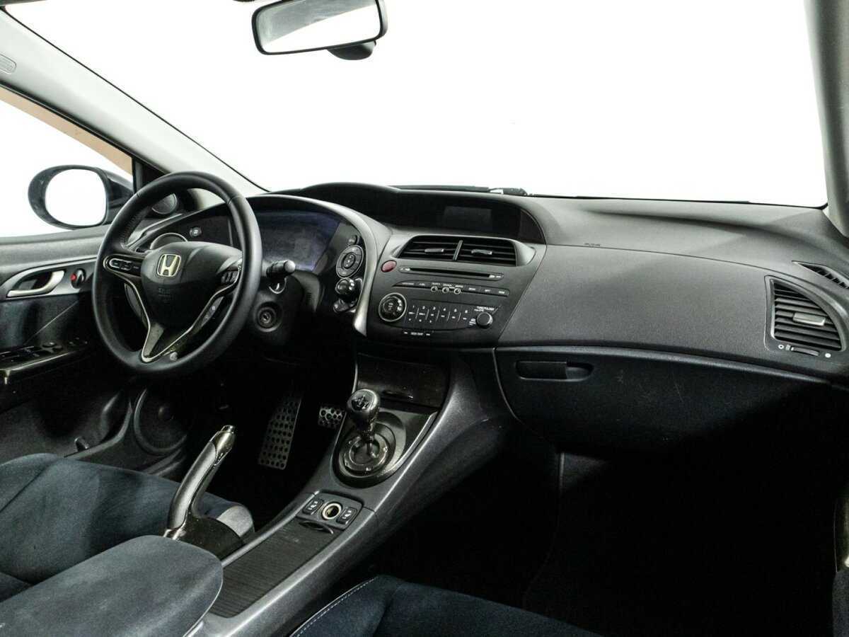 Honda Civic с пробегом — 2006 год. Фото: #8