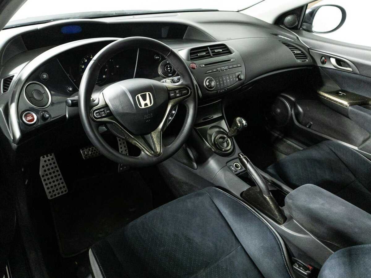 Honda Civic с пробегом — 2006 год. Фото: #10