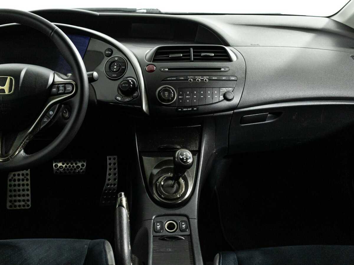 Honda Civic с пробегом — 2006 год. Фото: #13