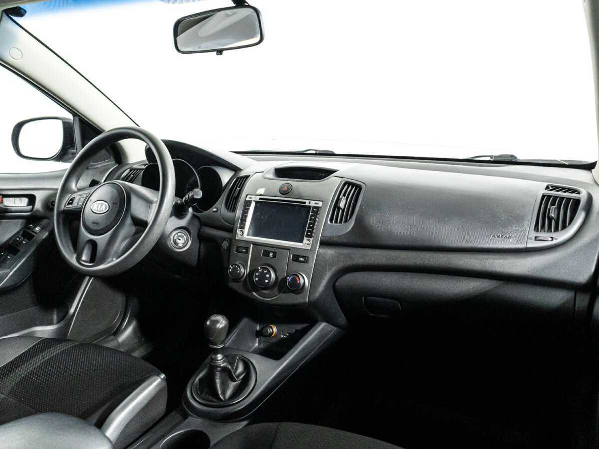 Kia Cerato с пробегом — 2010 год. Фото: #8