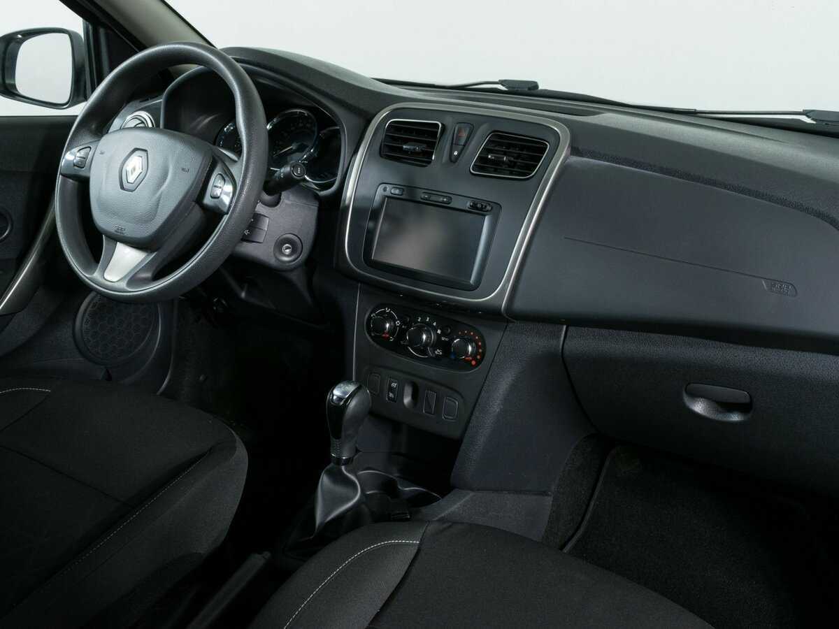 Renault Sandero с пробегом — 2018 год. Фото: #8