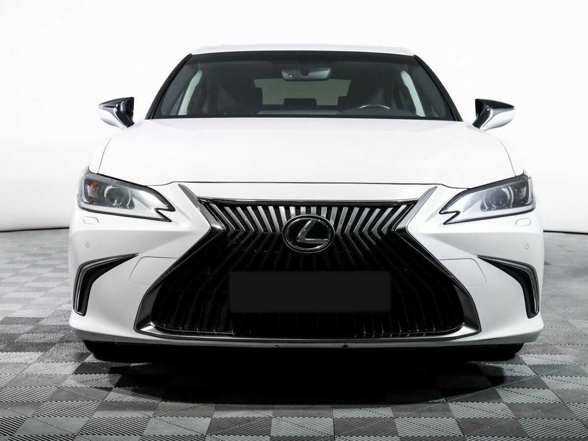 Lexus ES с пробегом — 2019 год. Фото: #1