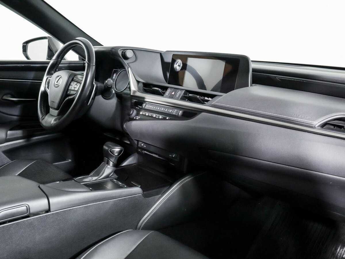 Lexus ES с пробегом — 2019 год. Фото: #5