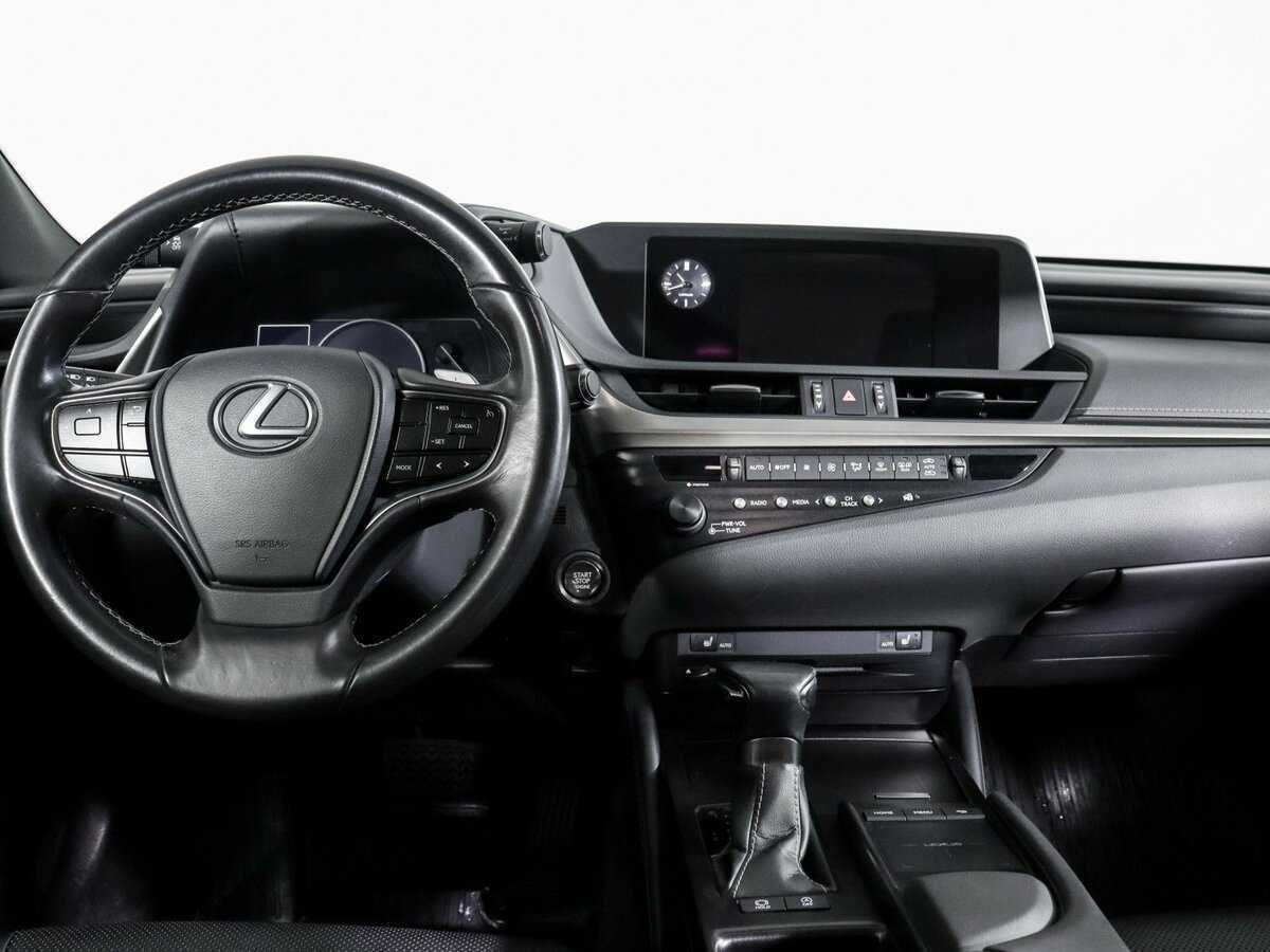 Lexus ES с пробегом — 2019 год. Фото: #8