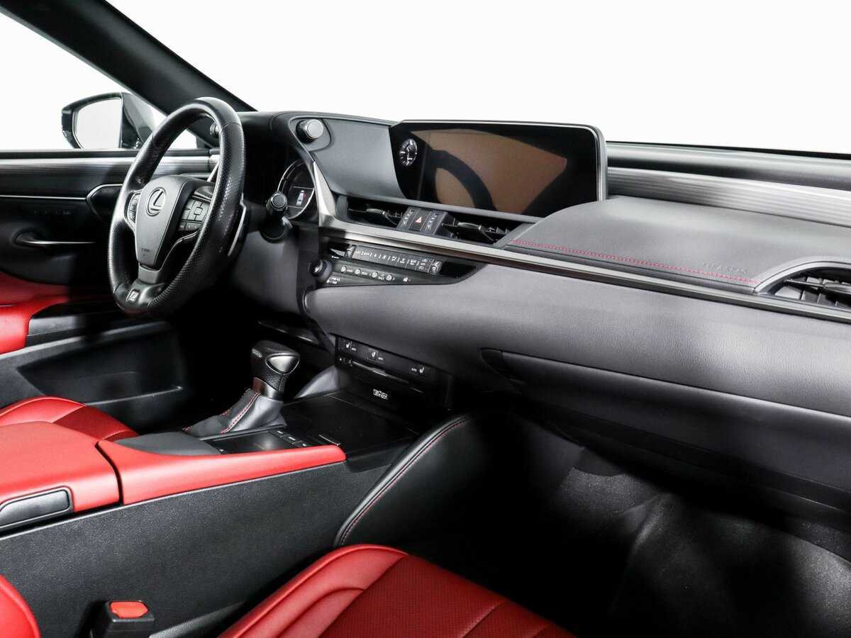 Lexus ES с пробегом — 2018 год. Фото: #5