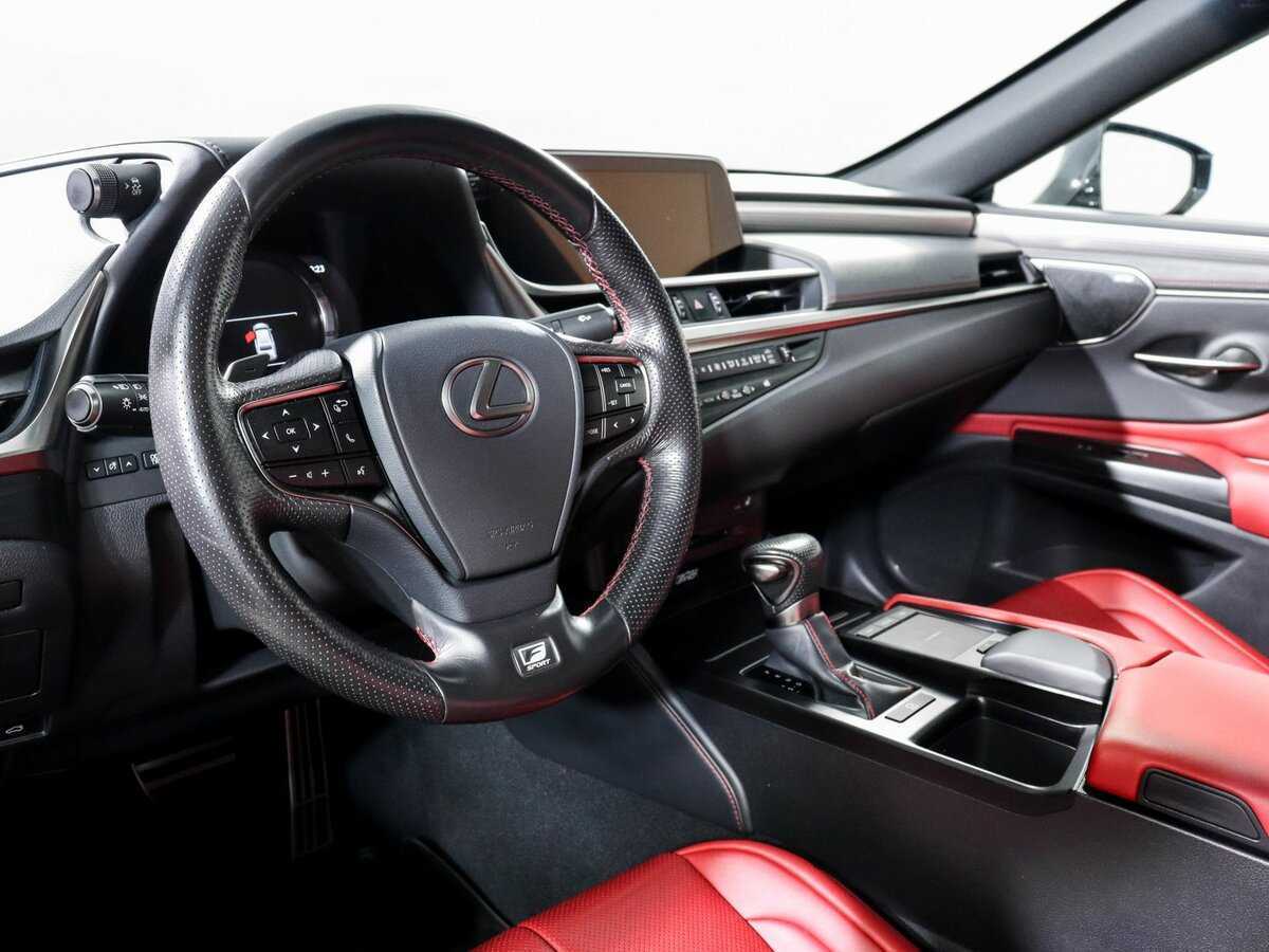 Lexus ES с пробегом — 2018 год. Фото: #10