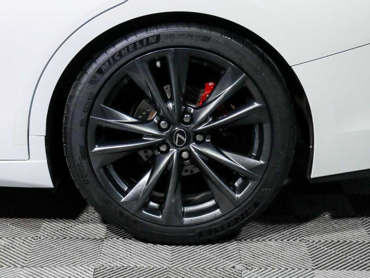 Lexus ES с пробегом — 2018 год. Фото: #11