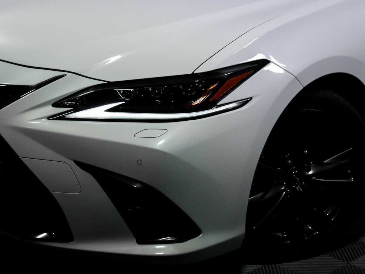 Lexus ES с пробегом — 2018 год. Фото: #12