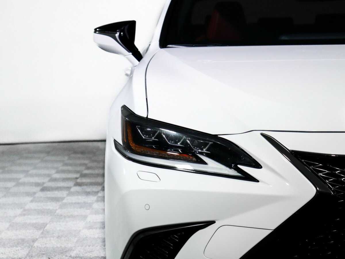 Lexus ES с пробегом — 2018 год. Фото: #13