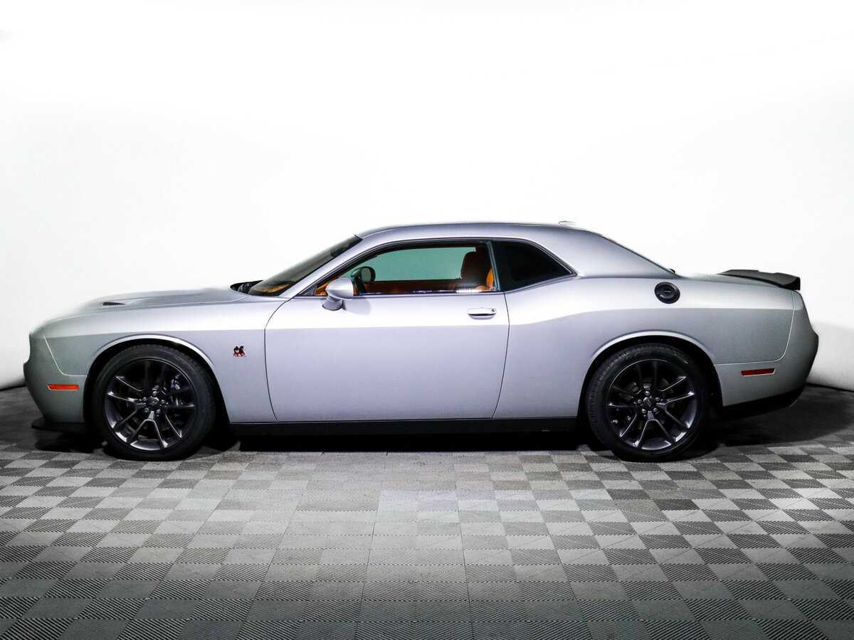 Dodge Challenger с пробегом — 2022 год. Фото: #7