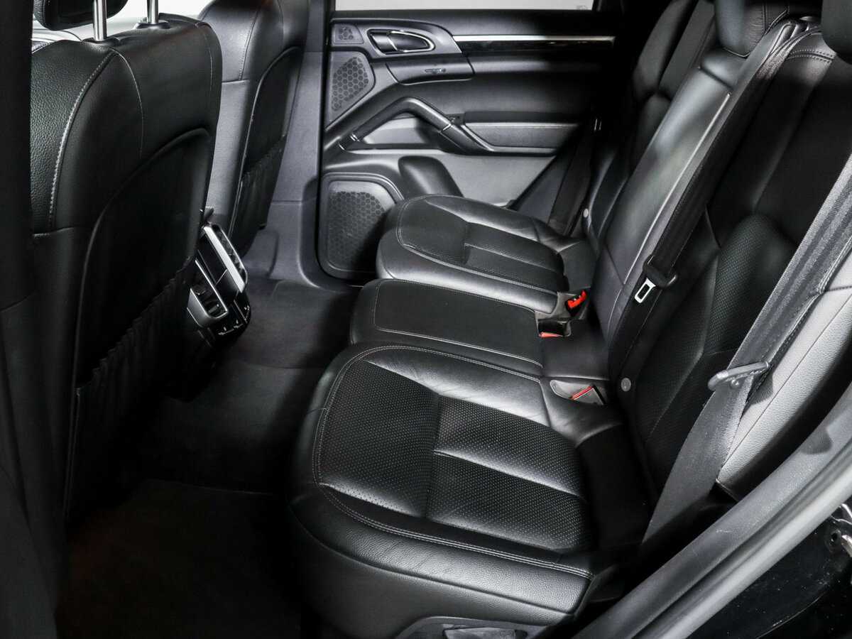 Porsche Cayenne с пробегом — 2014 год. Фото: #9