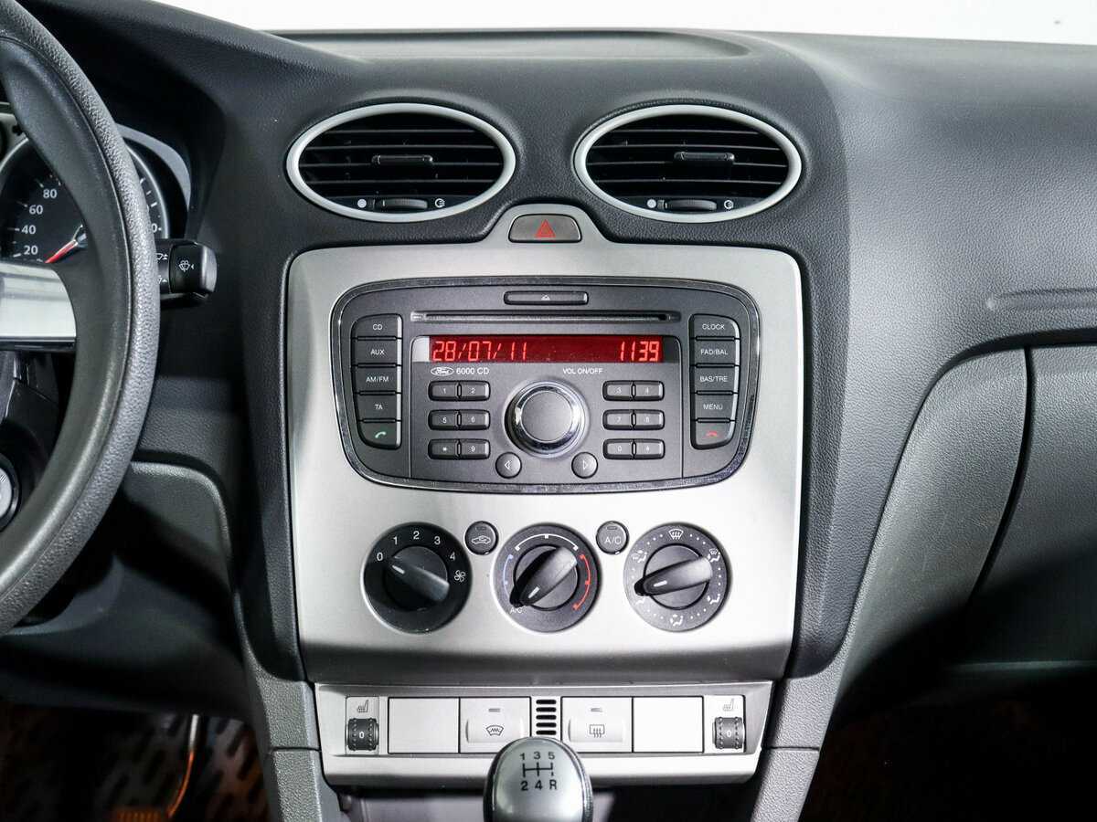 Ford Focus с пробегом — 2011 год. Фото: #12