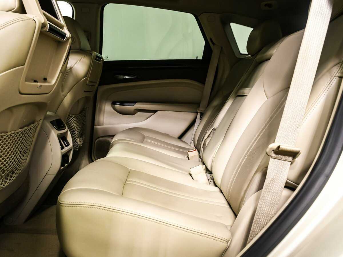 Cadillac SRX с пробегом — 2013 год. Фото: #12