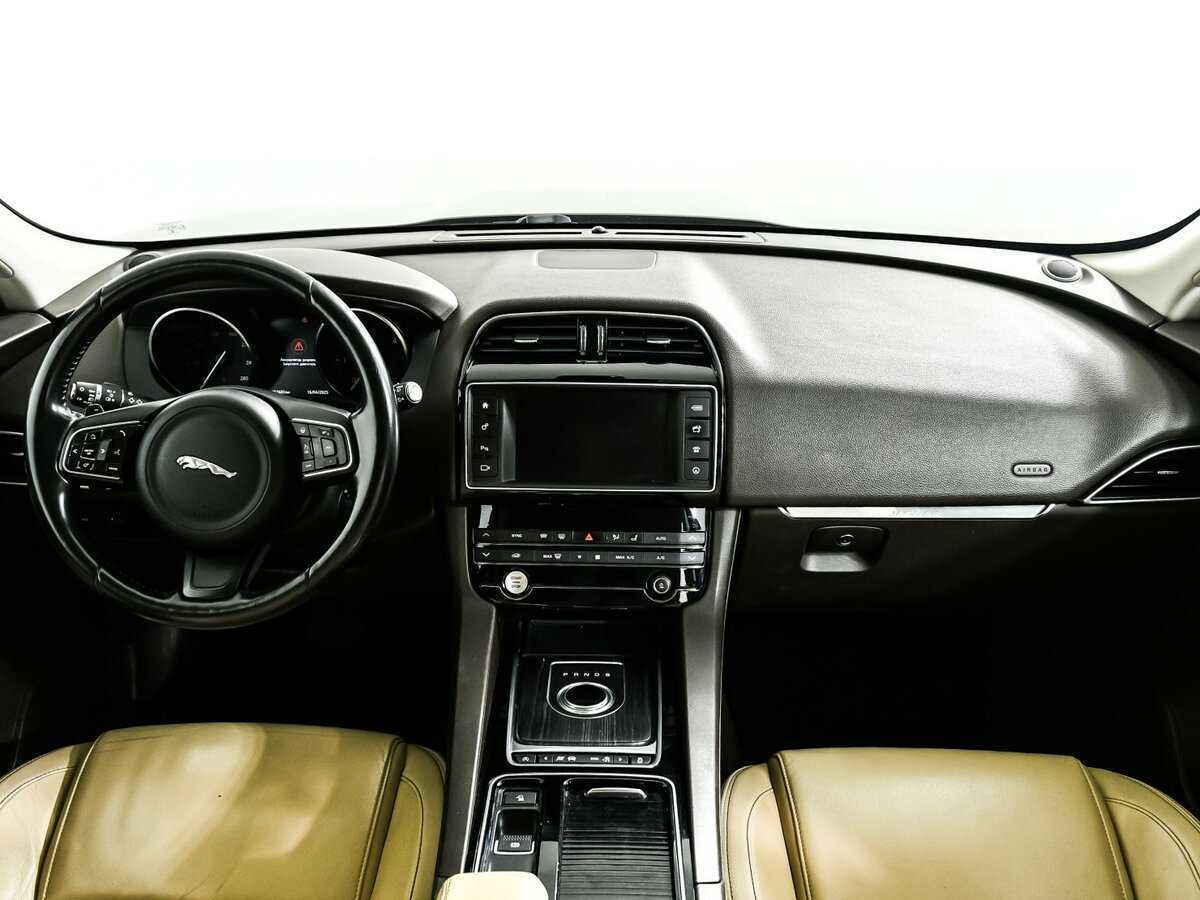 Jaguar F-Pace с пробегом — 2016 год. Фото: #10