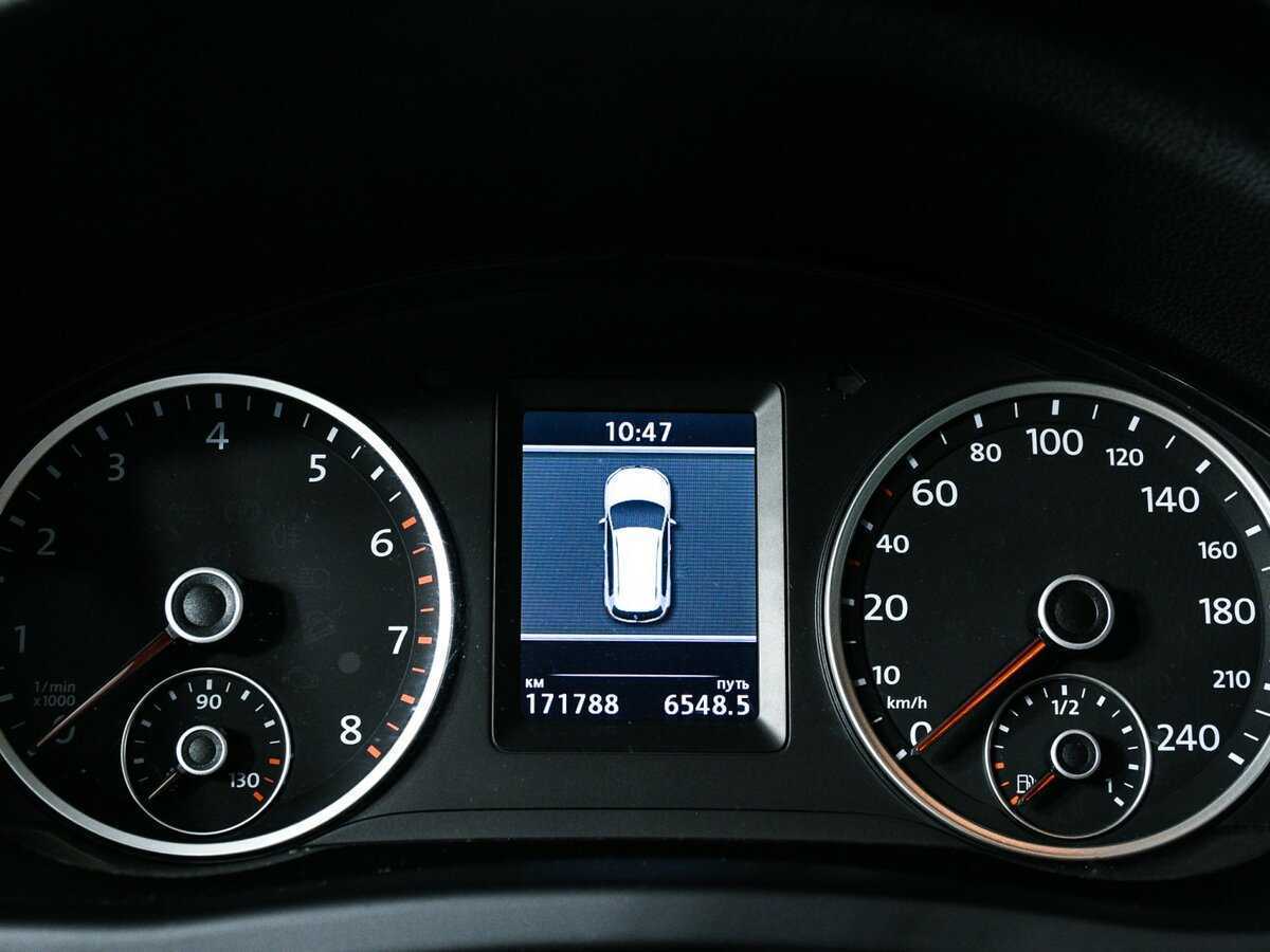 Volkswagen Tiguan с пробегом — 2011 год. Фото: #9