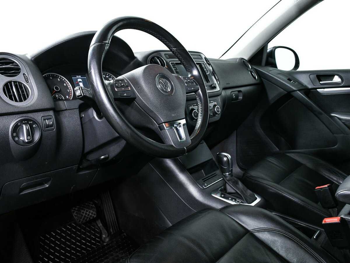 Volkswagen Tiguan с пробегом — 2011 год. Фото: #12