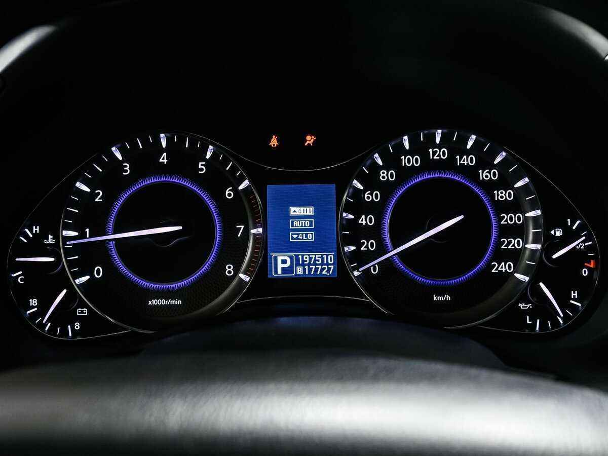 Infiniti QX56 с пробегом — 2011 год. Фото: #9