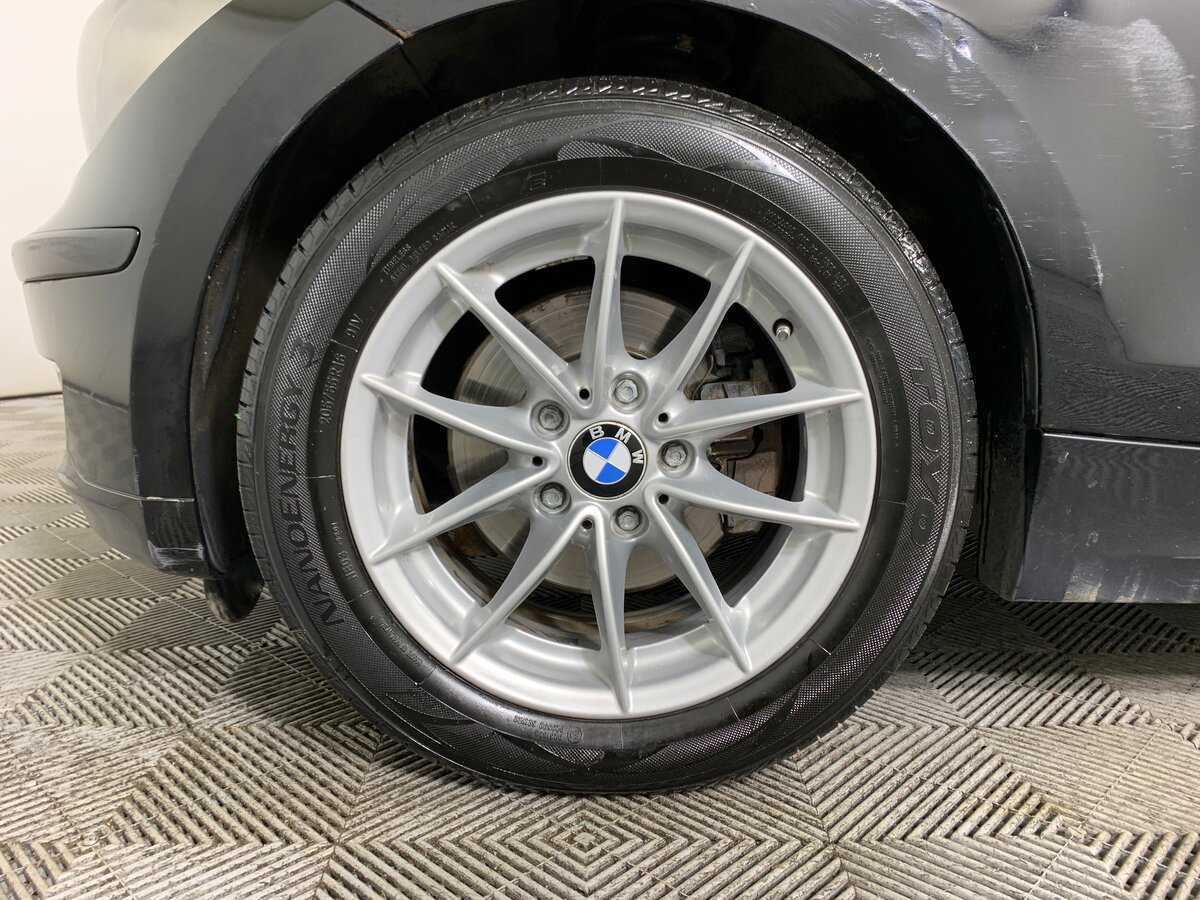 BMW 1 серии с пробегом — 2011 год. Фото: #8