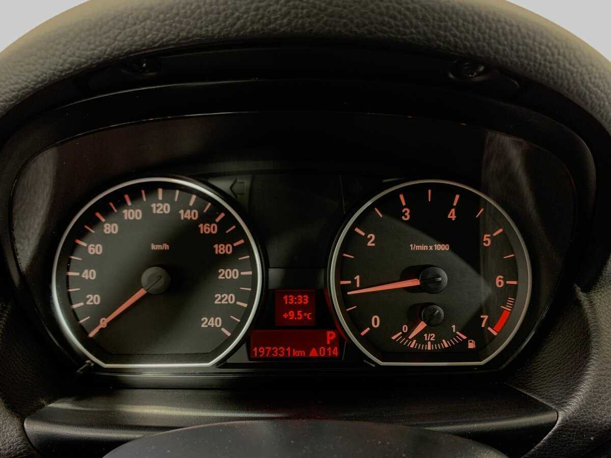 BMW 1 серии с пробегом — 2011 год. Фото: #14