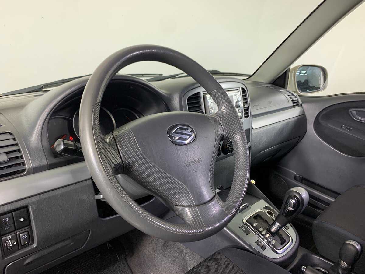 Suzuki Grand Vitara с пробегом — 2004 год. Фото: #11