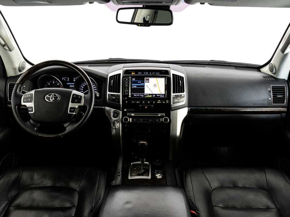 Toyota Land Cruiser с пробегом — 2013 год. Фото: #11