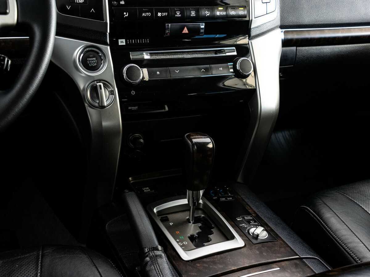 Toyota Land Cruiser с пробегом — 2013 год. Фото: #14