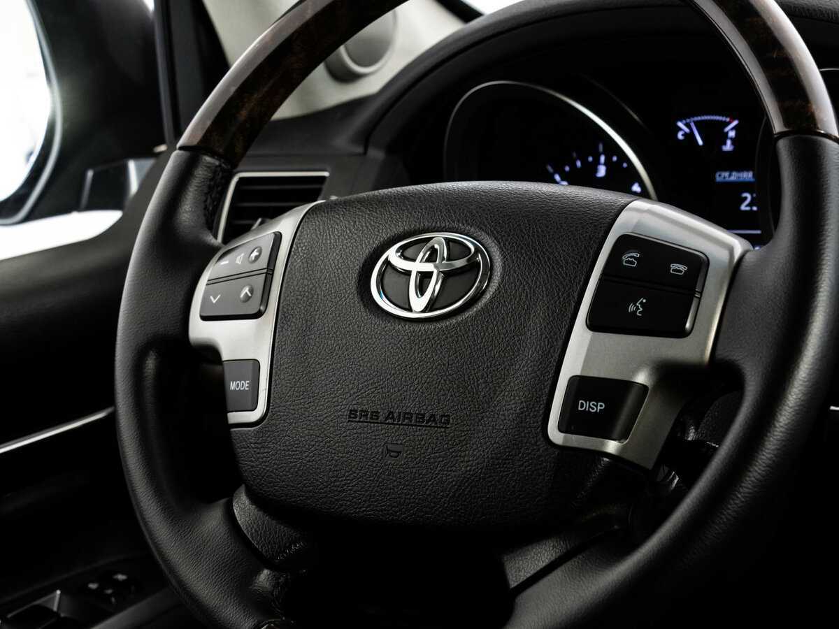 Toyota Land Cruiser с пробегом — 2013 год. Фото: #15