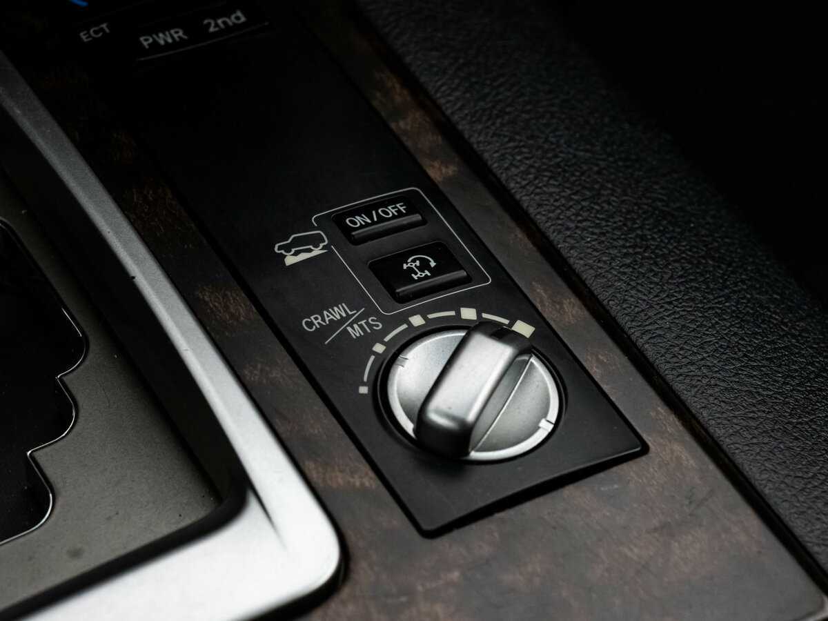 Toyota Land Cruiser с пробегом — 2013 год. Фото: #19