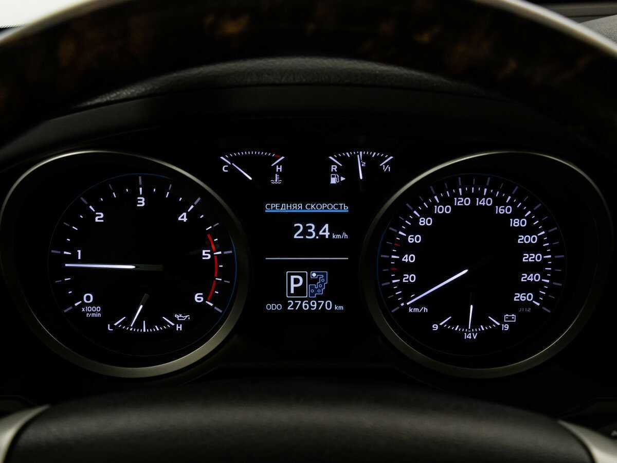 Toyota Land Cruiser с пробегом — 2013 год. Фото: #32