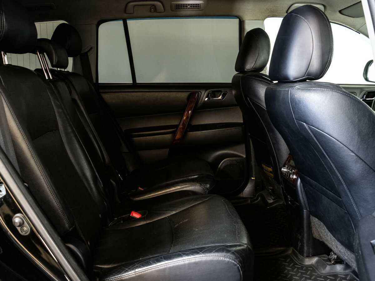 Toyota Highlander с пробегом — 2011 год. Фото: #15