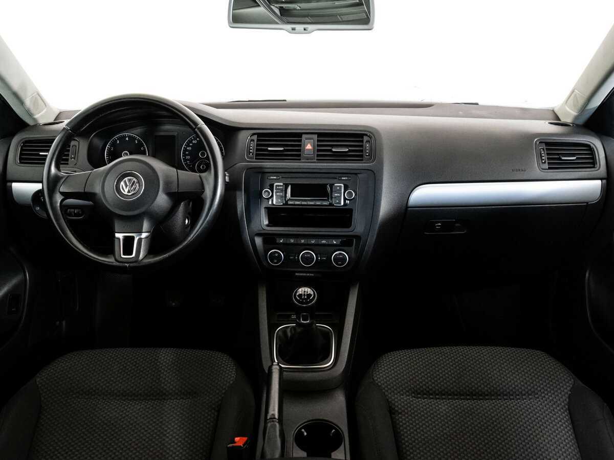 Volkswagen Jetta с пробегом — 2013 год. Фото: #7