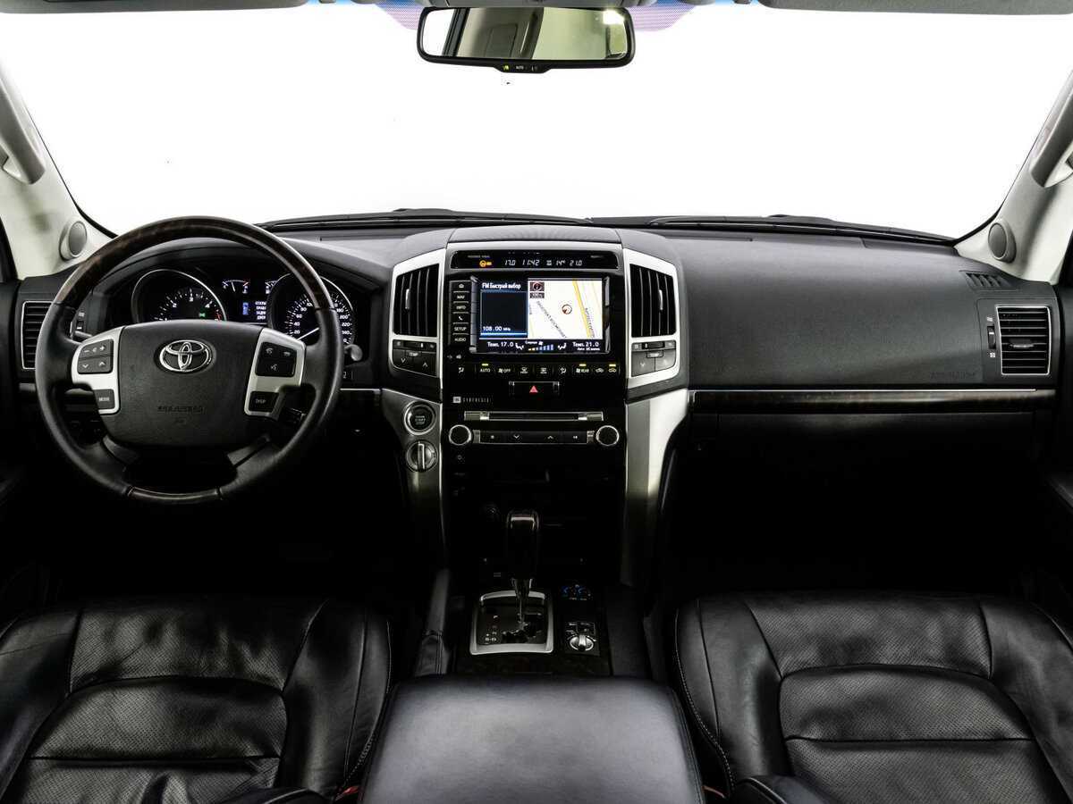 Toyota Land Cruiser с пробегом — 2012 год. Фото: #7