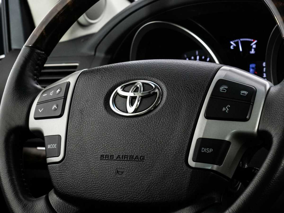 Toyota Land Cruiser с пробегом — 2012 год. Фото: #10