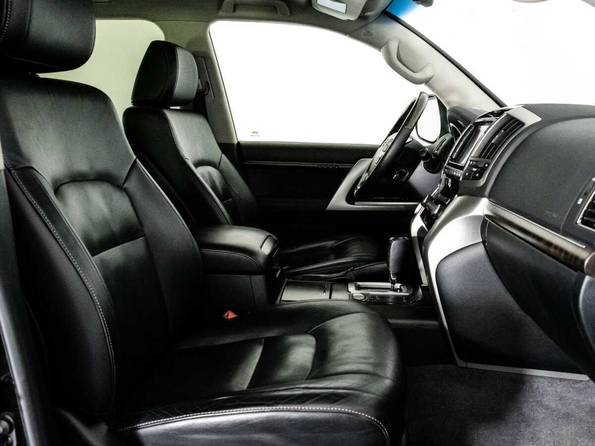 Toyota Land Cruiser с пробегом — 2012 год. Фото: #17