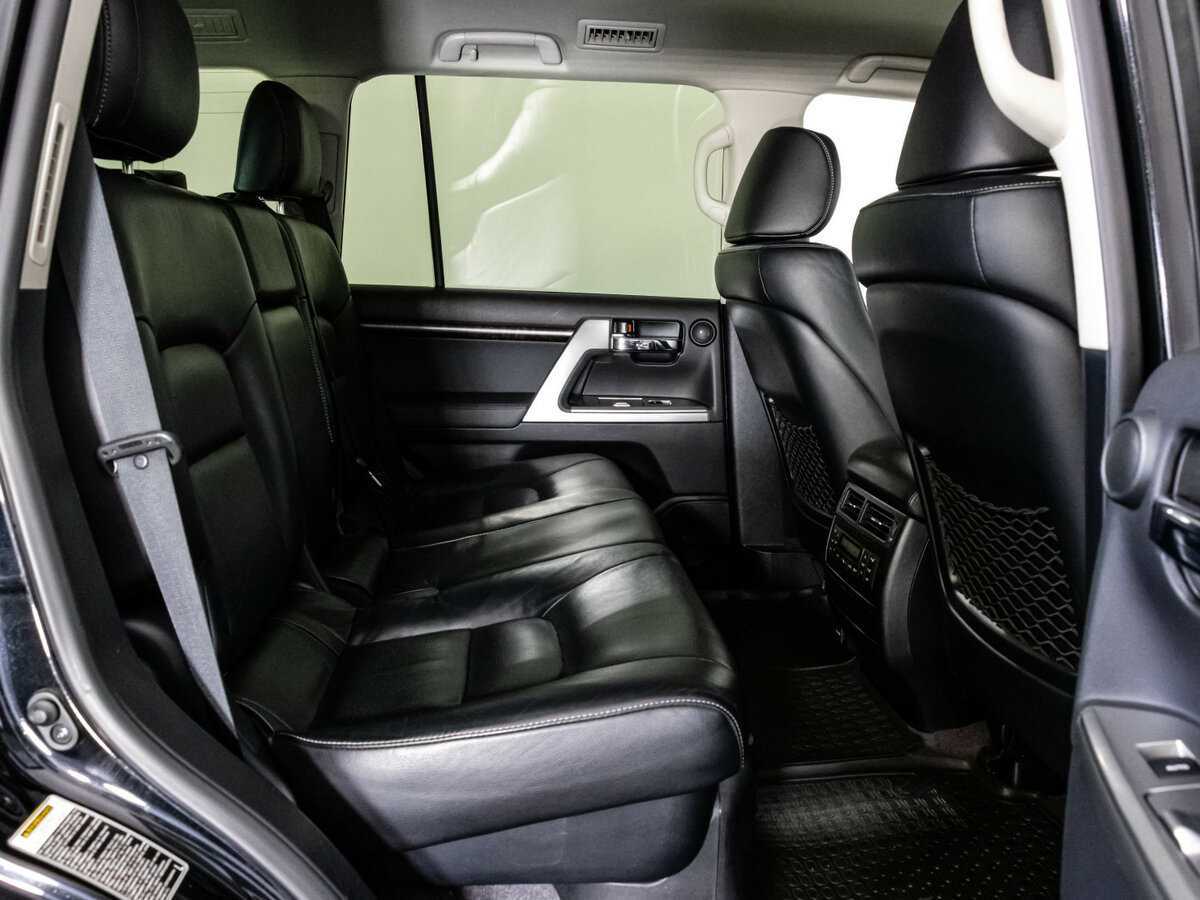 Toyota Land Cruiser с пробегом — 2012 год. Фото: #18