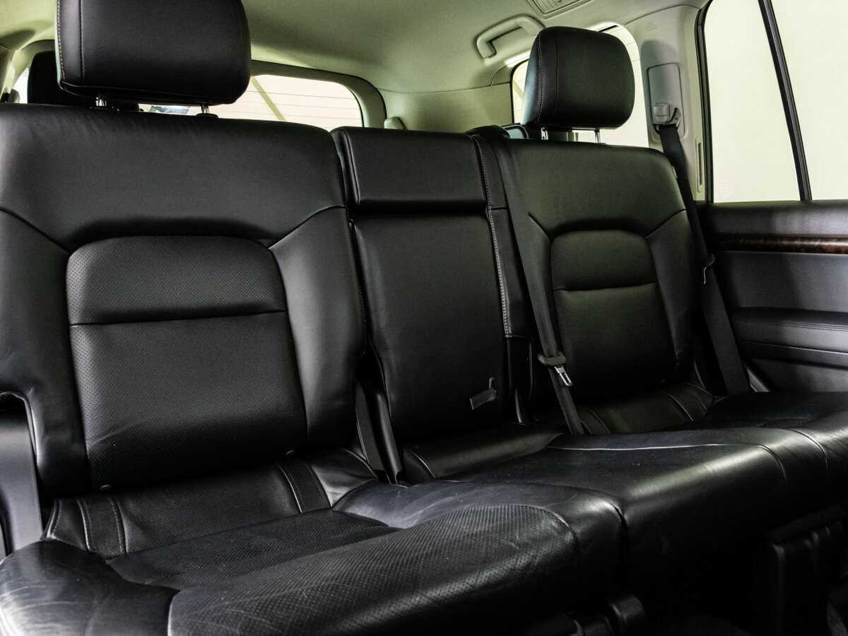 Toyota Land Cruiser с пробегом — 2012 год. Фото: #19